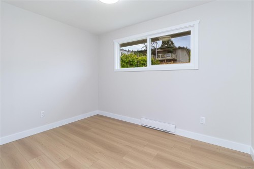 8082 York Ave, Crofton, BC 
