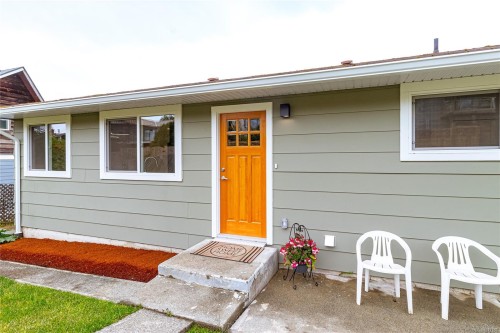 8082 York Ave, Crofton, BC 