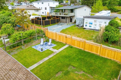 8082 York Ave, Crofton, BC 