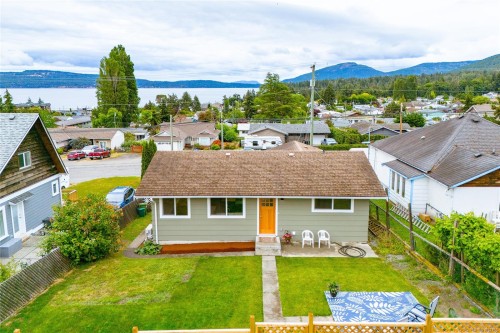 8082 York Ave, Crofton, BC 