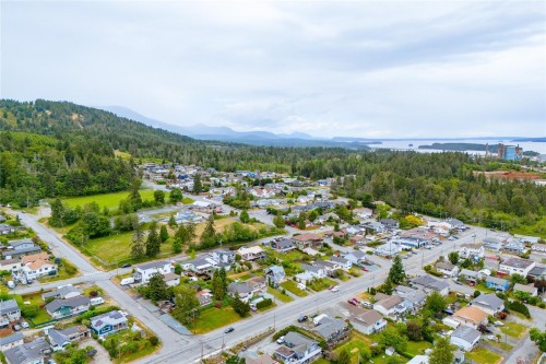 8082 York Ave, Crofton, BC 