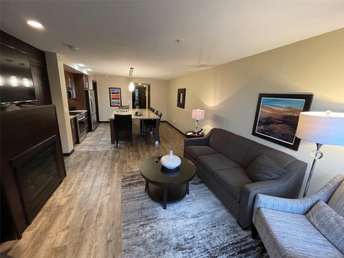 #234-1175 Resort Dr, Parksville, BC - Indoor Photo Showing Living Room
