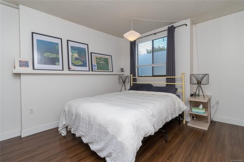 #102-1745 Leighton Rd, Victoria, BC - Indoor Photo Showing Bedroom