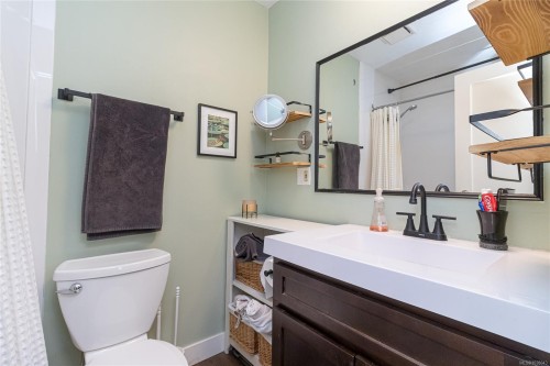 #102-1745 Leighton Rd, Victoria, BC - Indoor Photo Showing Bathroom