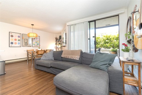 #102-1745 Leighton Rd, Victoria, BC - Indoor Photo Showing Living Room