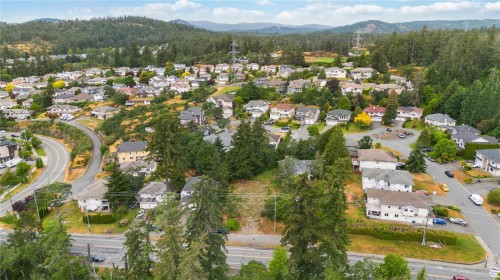 2204 Burnside Rd West, View Royal, BC 