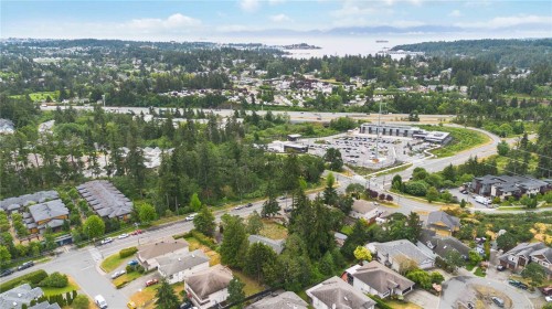 2204 Burnside Rd West, View Royal, BC 