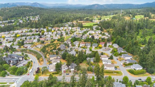 2204 Burnside Rd West, View Royal, BC 