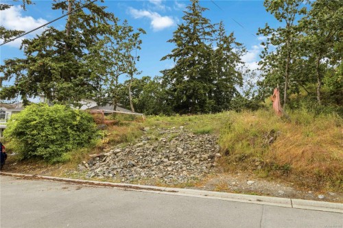 2204 Burnside Rd West, View Royal, BC 