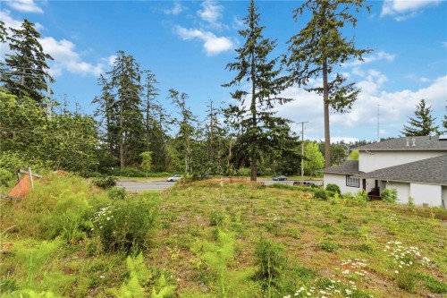 2204 Burnside Rd West, View Royal, BC 
