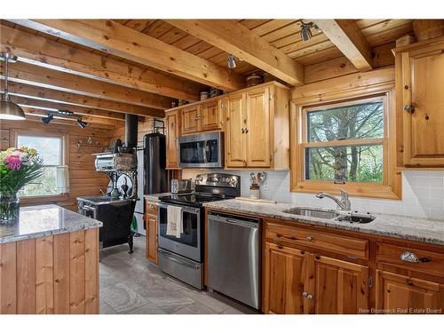 913 Guthrie Rd, Midland, NB 