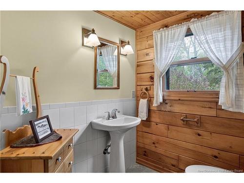 913 Guthrie Rd, Midland, NB 