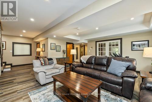 13 Peninsula Shores Road E, Mcdougall, ON - Indoor Photo Showing Living Room