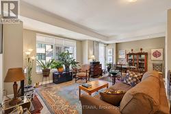 Bright living room - 