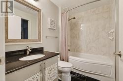 Stylish full bathroom - 