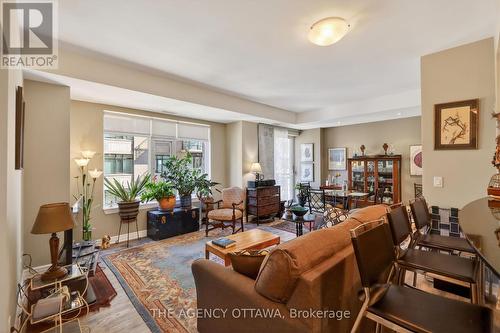Spacious open and bright living area - 905 - 85 Bronson Avenue, Ottawa, ON - Indoor Photo Showing Living Room