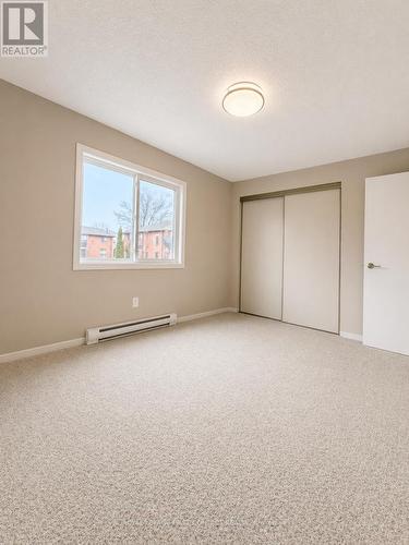 B7 - 179 Edgehill Drive, Barrie, ON - Indoor Photo Showing Other Room