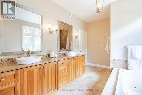 470 Baseline Road S, Tiny, ON - Indoor Photo Showing Bathroom