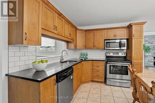 45 Larkspur Drive, Ottawa, ON - Indoor Photo Showing Kitchen