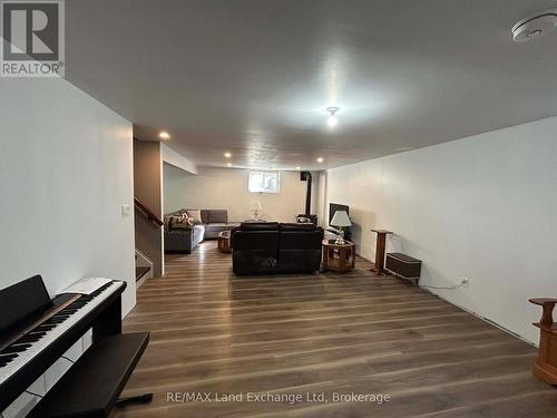 661 Gloria Street, North Huron (Blyth), ON - Indoor Photo Showing Other Room