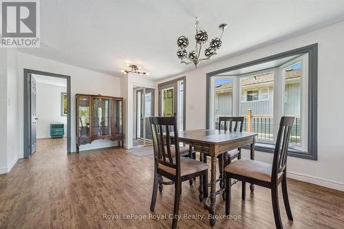 9 Bush Lane, Puslinch, ON - Indoor Photo Showing Dining Room