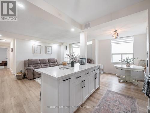 1603 - 20 Edgecliff Golfway, Toronto, ON - Indoor