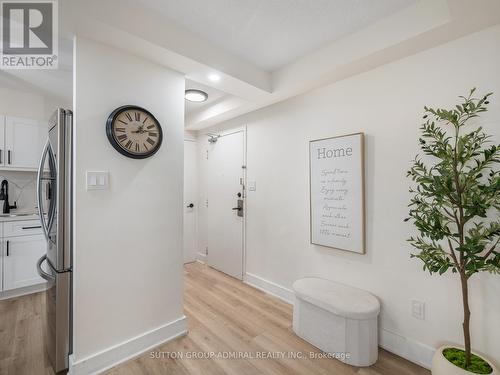 1603 - 20 Edgecliff Golfway, Toronto, ON - Indoor
