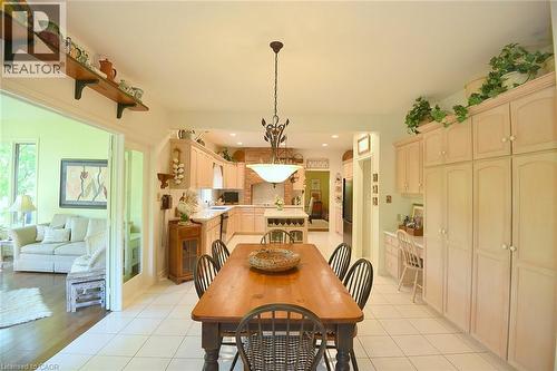 712 Robson Road, Waterdown, ON - Indoor Photo Showing Dining Room
