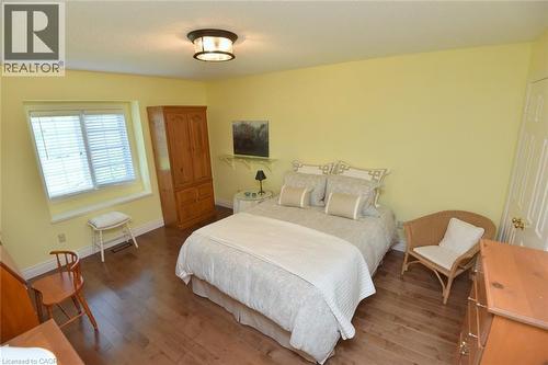 712 Robson Road, Waterdown, ON - Indoor Photo Showing Bedroom