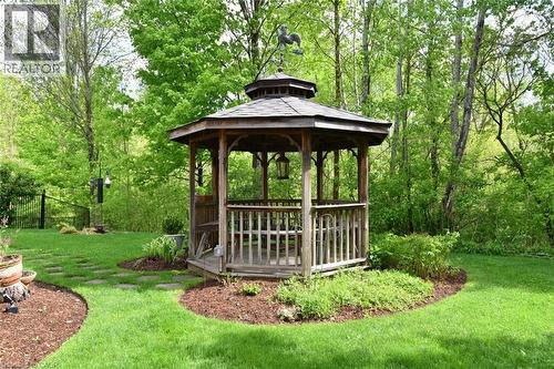 712 Robson Road, Waterdown, ON - Outdoor With Backyard