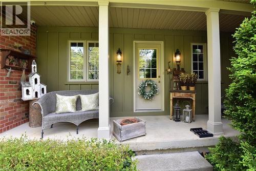 712 Robson Road, Waterdown, ON - Outdoor With Deck Patio Veranda