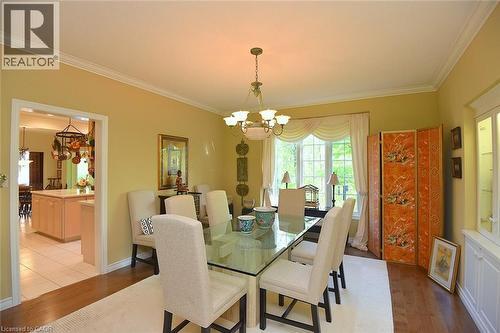 712 Robson Road, Waterdown, ON - Indoor Photo Showing Dining Room