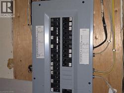 Image quality insufficient for description - 