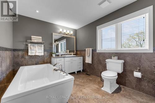 34 Marlene Stewart Drive, Pelham (Fonthill), ON - Indoor Photo Showing Bathroom