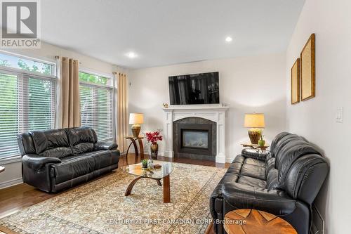 10 - 515 Skyline Avenue, London North (North B), ON - Indoor Photo Showing Living Room With Fireplace