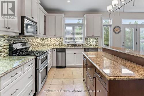 10 - 515 Skyline Avenue, London North (North B), ON - Indoor Photo Showing Kitchen With Upgraded Kitchen