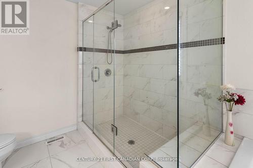 10 - 515 Skyline Avenue, London North (North B), ON - Indoor Photo Showing Bathroom