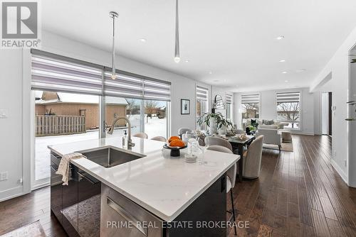 115 South Carriage Road, London North (North I), ON - Indoor Photo Showing Kitchen