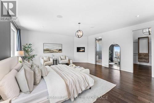 115 South Carriage Road, London North (North I), ON - Indoor Photo Showing Bedroom