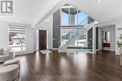 115 South Carriage Road, London North (North I), ON - Indoor Photo Showing Living Room