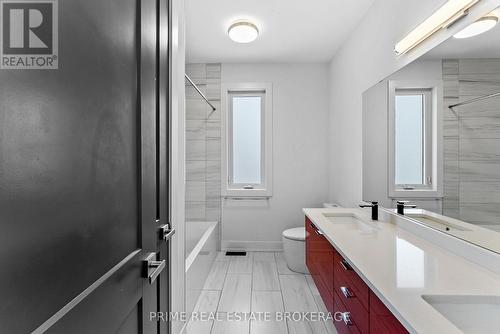 115 South Carriage Road, London North (North I), ON - Indoor Photo Showing Bathroom