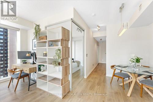 1709 - 220 Victoria Street, Toronto, ON - Indoor Photo Showing Dining Room