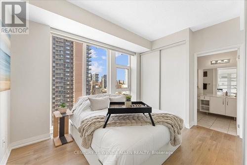 1709 - 220 Victoria Street, Toronto, ON - Indoor Photo Showing Bedroom
