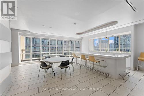 1709 - 220 Victoria Street, Toronto, ON - Indoor Photo Showing Dining Room