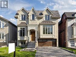 111 BYNG AVENUE  Toronto, ON M2N 4K5
