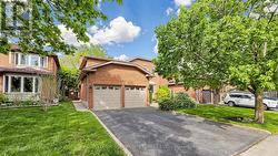 165 WARNER DRIVE  Oakville, ON L6L 6E7