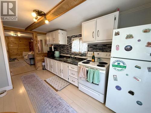 136 Carufel Ave, Sault Ste. Marie, ON - Indoor Photo Showing Kitchen