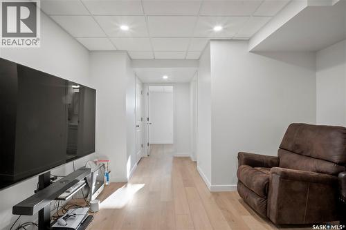 1772 West Market Street, Regina, SK - Indoor