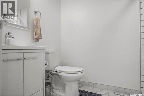 1772 West Market Street, Regina, SK - Indoor Photo Showing Bathroom