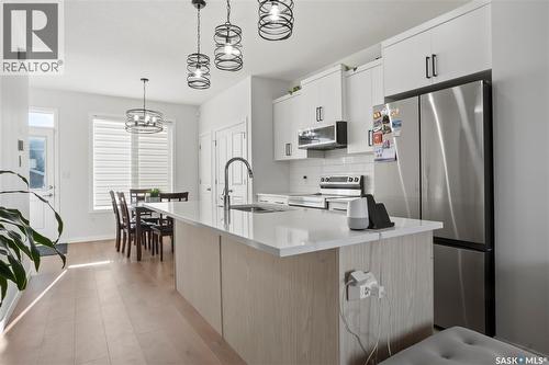 1772 West Market Street, Regina, SK - Indoor Photo Showing Kitchen With Upgraded Kitchen